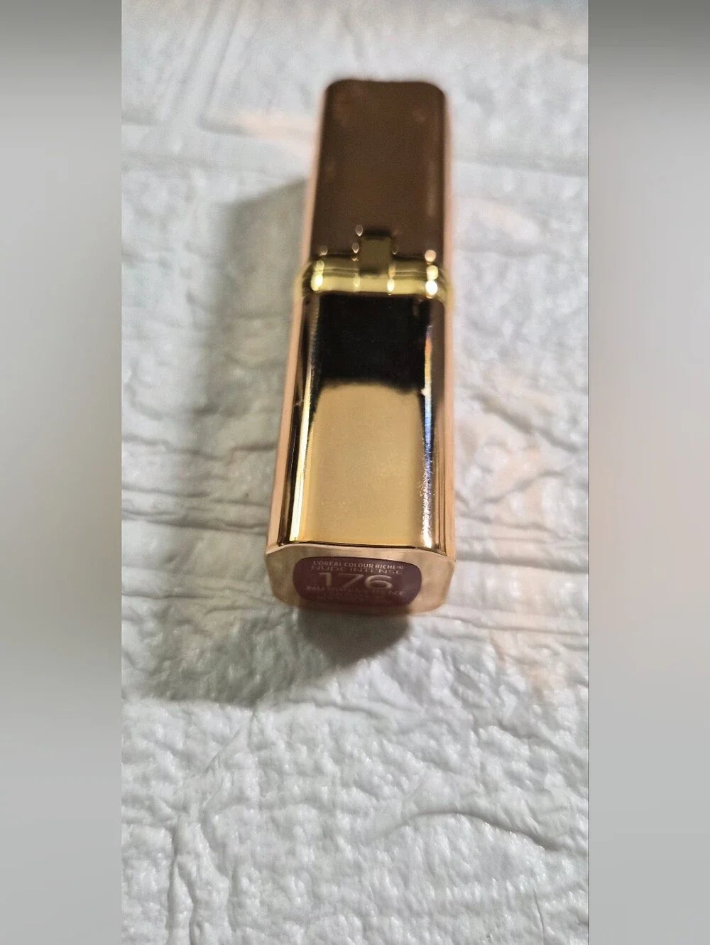 L'Oréal Colour Riche Les Nus Intense Lipstick in the shade 176 Nu Irreverent